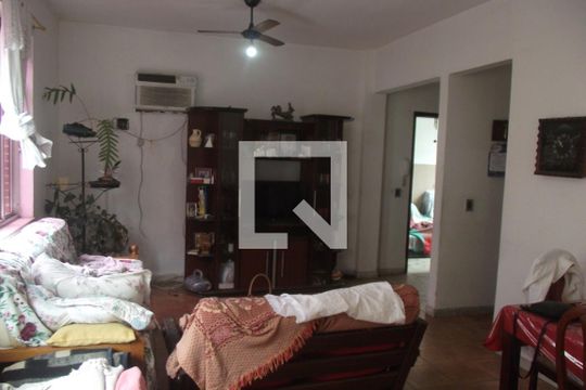 Sala de casa à venda com 4 quartos, 270m² em Sampaio, Rio de Janeiro