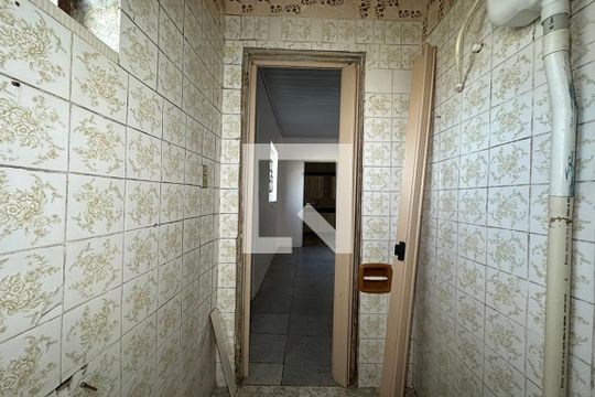 Banheiro de casa à venda com 3 quartos, 90m² em Santa Teresa, São Leopoldo