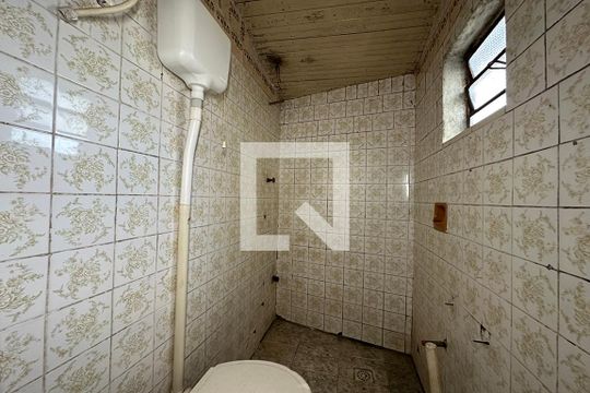 Banheiro de casa à venda com 3 quartos, 90m² em Santa Teresa, São Leopoldo