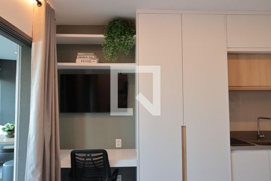 Cozinha de kitnet/studio à venda com 1 quarto, 27m² em Indianópolis, São Paulo