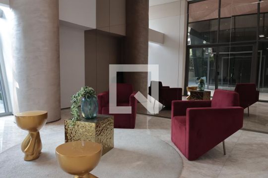 Hall de entrada de kitnet/studio à venda com 1 quarto, 27m² em Indianópolis, São Paulo