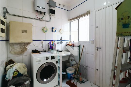 Área de Serviço de casa para alugar com 3 quartos, 250m² em Colônia, Jundiaí