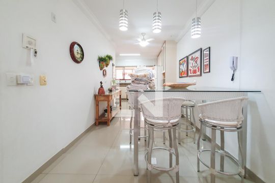 Cozinha de apartamento para alugar com 3 quartos, 126m² em Balneario Guarujá, Guarujá