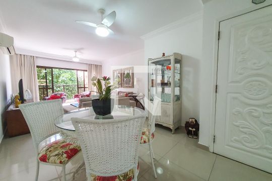 Sala de apartamento para alugar com 3 quartos, 126m² em Balneario Guarujá, Guarujá
