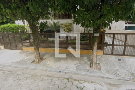 Fachada  de apartamento para alugar com 3 quartos, 126m² em Balneario Guarujá, Guarujá