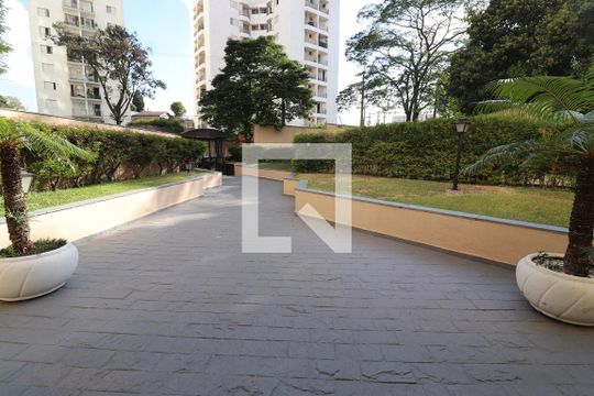 Área comum de apartamento à venda com 2 quartos, 68m² em Vila Mangalot, São Paulo