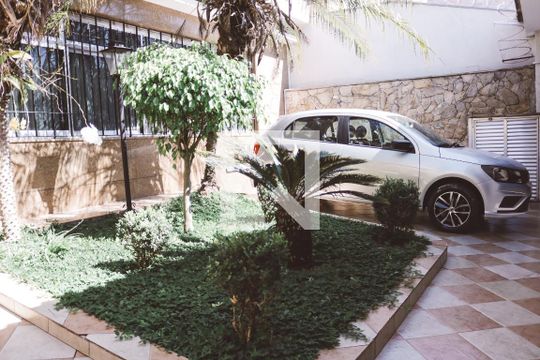 Garagem de casa para alugar com 3 quartos, 300m² em Vila Sabrina, São Paulo