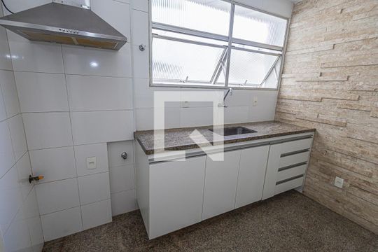 Cozinha de apartamento à venda com 3 quartos, 120m² em Savassi, Belo Horizonte