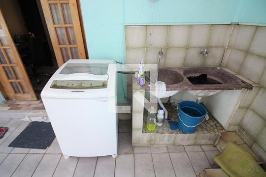 Lavanderia e churrasqueira de casa à venda com 4 quartos, 250m² em Canhema, São Bernardo do Campo