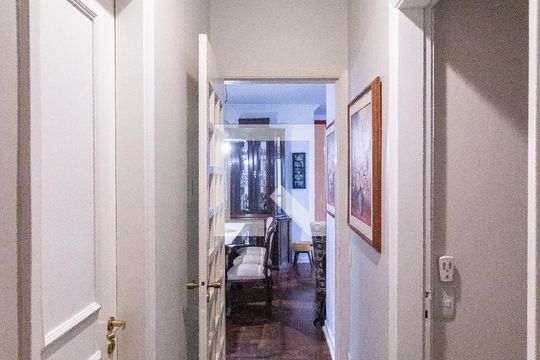 Corredor para quartos de apartamento para alugar com 3 quartos, 90m² em Vila Olímpia, São Paulo