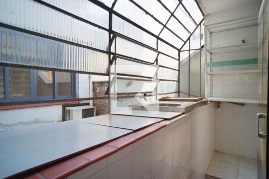 Área de serviço de apartamento para alugar com 3 quartos, 110m² em São Geraldo, Porto Alegre