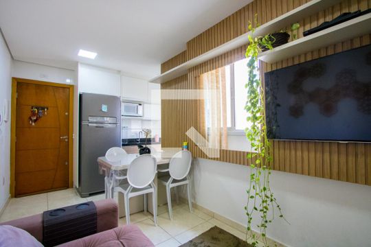 Sala de apartamento à venda com 2 quartos, 72m² em Vila Silvestre, Santo André