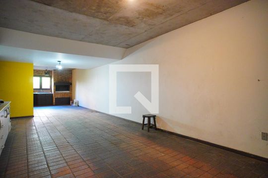 Garagem de casa à venda com 3 quartos, 272m² em Boa Vista, Porto Alegre