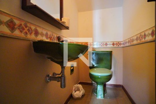 Lavabo de casa à venda com 3 quartos, 272m² em Boa Vista, Porto Alegre