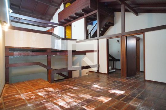 Sala de casa à venda com 3 quartos, 272m² em Boa Vista, Porto Alegre