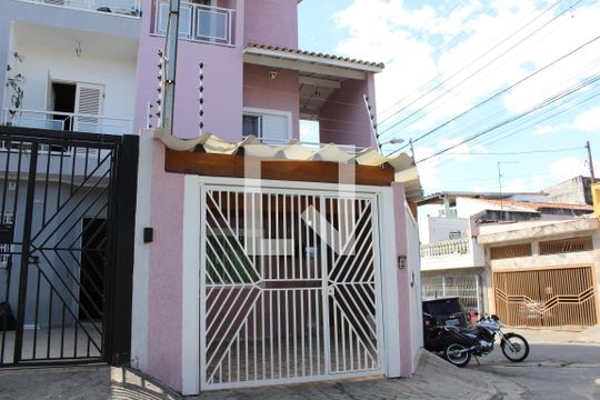Fachada de casa à venda com 3 quartos, 130m² em Vila Francisco Mineiro, Guarulhos