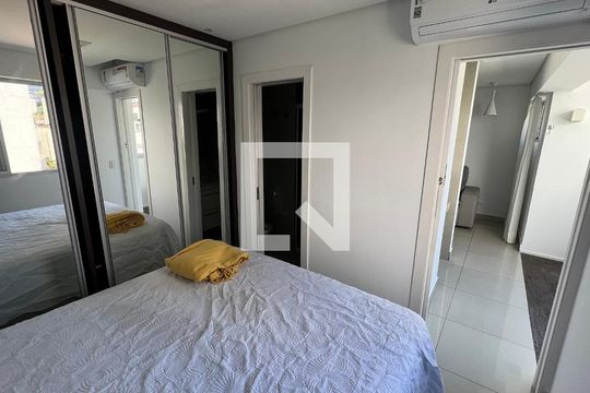 Suíte  de apartamento para alugar com 1 quarto, 49m² em Pinheiros, São Paulo