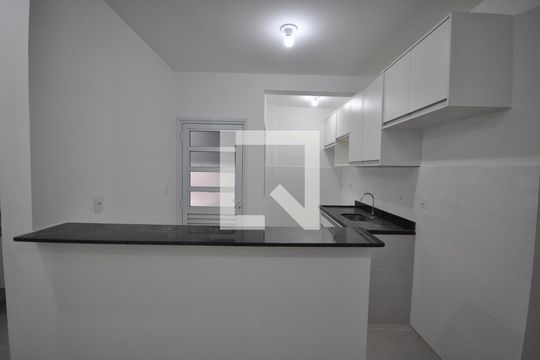 Cozinha de kitnet/studio para alugar com 1 quarto, 30m² em Vila Mazzei, São Paulo