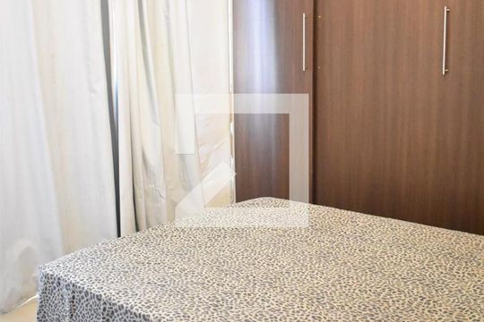 Quarto 1 de casa para alugar com 2 quartos, 76m² em Campo Grande, Rio de Janeiro