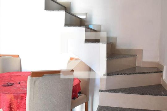 Escada de casa para alugar com 2 quartos, 76m² em Campo Grande, Rio de Janeiro