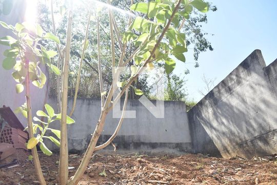 Quintal de casa para alugar com 2 quartos, 76m² em Campo Grande, Rio de Janeiro