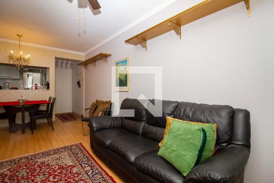 Sala de apartamento à venda com 2 quartos, 70m² em Vila Madalena, São Paulo