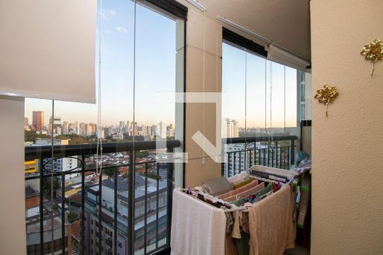 Sacada de apartamento à venda com 2 quartos, 70m² em Vila Madalena, São Paulo