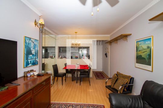Sala de apartamento à venda com 2 quartos, 70m² em Vila Madalena, São Paulo