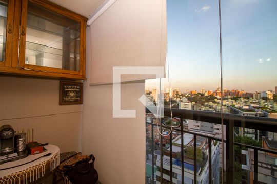 Sacada de apartamento à venda com 2 quartos, 70m² em Vila Madalena, São Paulo