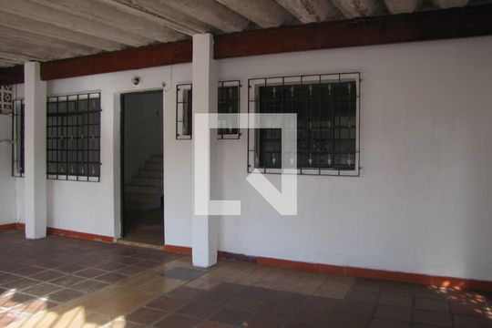 Frente de casa à venda com 2 quartos, 126m² em Jardim Penha, São Paulo