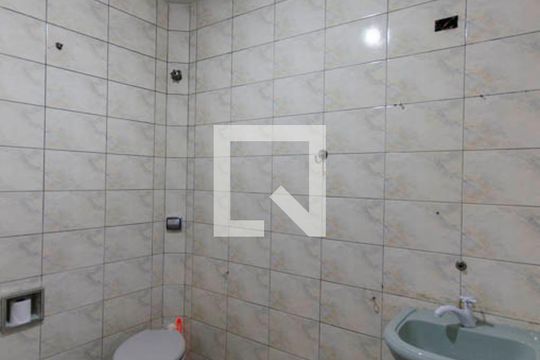 Banheiro  de casa à venda com 6 quartos, 100m² em Cangaiba, São Paulo