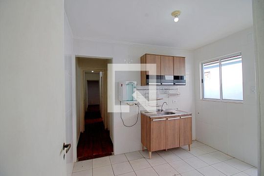 Cozinha de casa à venda com 2 quartos, 94m² em Jardim Maria Rosa, Taboão da Serra