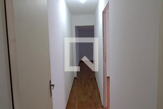 Corredor de casa à venda com 2 quartos, 94m² em Jardim Maria Rosa, Taboão da Serra