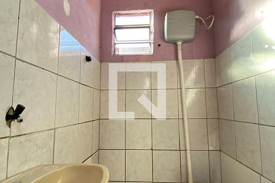 Banheiro de casa para alugar com 1 quarto, 70m² em Vicentina, São Leopoldo