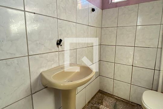 Banheiro de casa para alugar com 1 quarto, 70m² em Vicentina, São Leopoldo