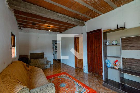 Sala de casa à venda com 4 quartos, 90m² em Bairro Fátima, Canoas