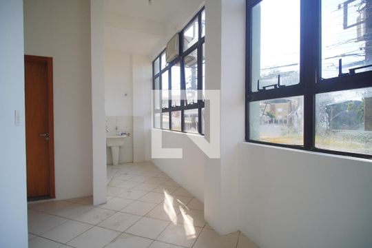 Cozinha de apartamento para alugar com 2 quartos, 60m² em Centro, São Leopoldo