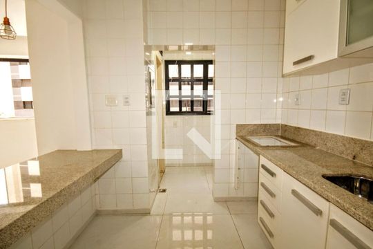 Cozinha de apartamento à venda com 3 quartos, 87m² em Vila da Serra, Nova Lima