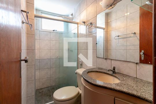 Banheiro Social de apartamento para alugar com 2 quartos, 55m² em Sion, Belo Horizonte