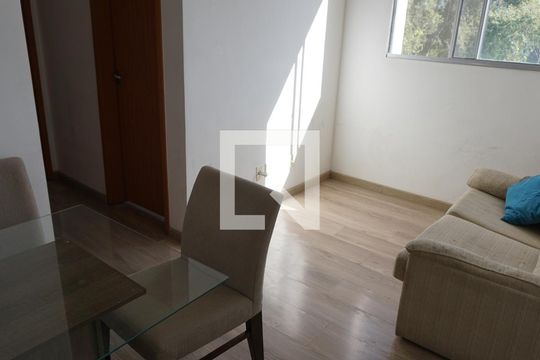 Sala de apartamento para alugar com 2 quartos, 50m² em Operário, Novo Hamburgo