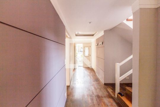 Corredor de apartamento para alugar com 4 quartos, 349m² em Alphaville , Santana de Parnaíba