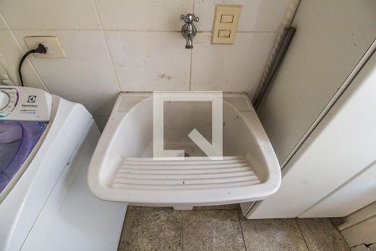 Área de Serviço de apartamento para alugar com 4 quartos, 349m² em Alphaville , Santana de Parnaíba