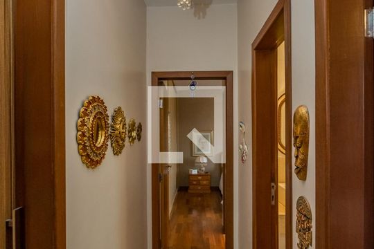 Corredor de apartamento à venda com 3 quartos, 153m² em Santa Lúcia, Belo Horizonte