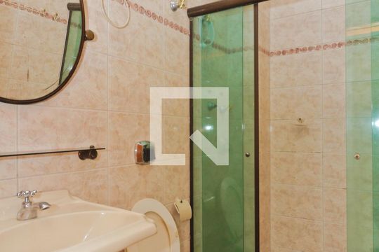 Banheiro de kitnet/studio para alugar com 1 quarto, 20m² em Jardim Cidade Pirituba, São Paulo