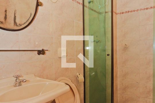 Banheiro de kitnet/studio para alugar com 1 quarto, 19m² em Jardim Cidade Pirituba, São Paulo