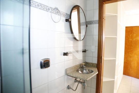 Banheiro de apartamento para alugar com 1 quarto, 20m² em Jardim Cidade Pirituba, São Paulo