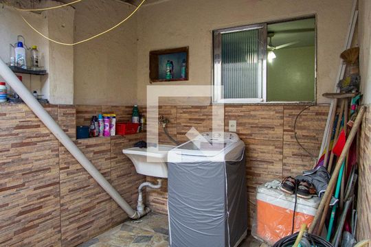 Área de Serviço de casa à venda com 3 quartos, 103m² em São Gonçalo, Niterói