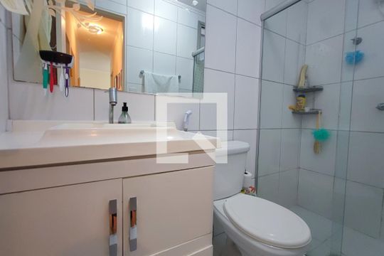 Banheiro  de apartamento à venda com 2 quartos, 70m² em Jardim Pauliceia, Campinas