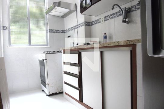 Cozinha de apartamento para alugar com 2 quartos, 45m² em Santa Teresa, Rio de Janeiro