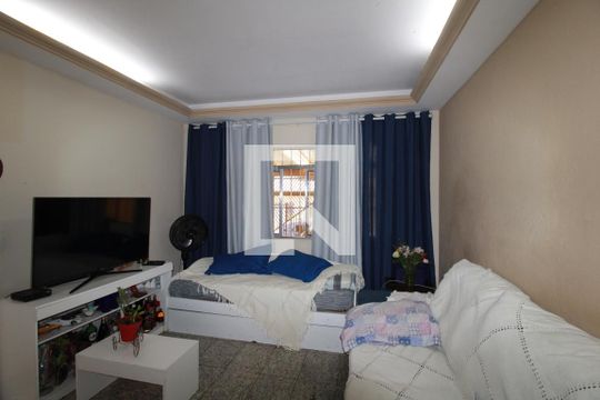 Casa à venda com 3 quartos, 215m² em Vila Guilhermina, São Paulo